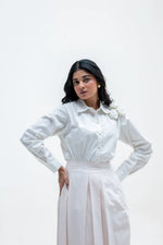 Load image into Gallery viewer, ROSEA CORSAGE SHIRT