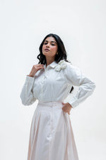 Load image into Gallery viewer, ROSEA CORSAGE SHIRT
