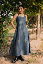Load image into Gallery viewer, WILDFLOWERS DENIM DRESS Bloome