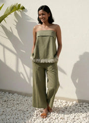 Olive green co-ord set for women styled with tan slides – strapless poplin summer outfit for vacations and brunch