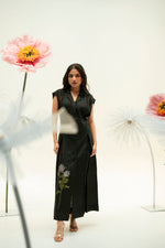 Load image into Gallery viewer, KYOMI LINEN DRESS
