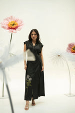 Load image into Gallery viewer, KYOMI LINEN DRESS
