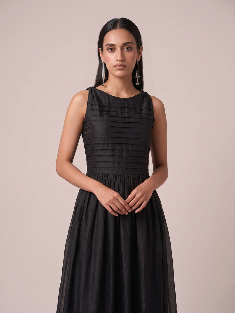 RAYA PLEATED DRESS