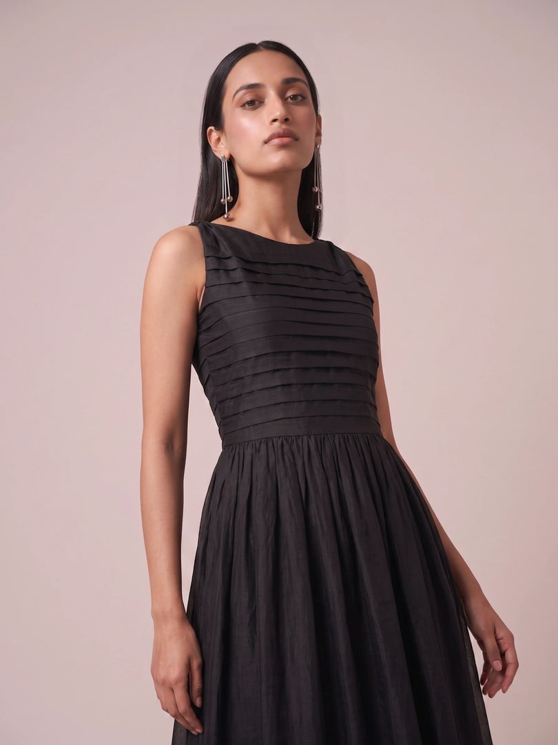 RAYA PLEATED DRESS