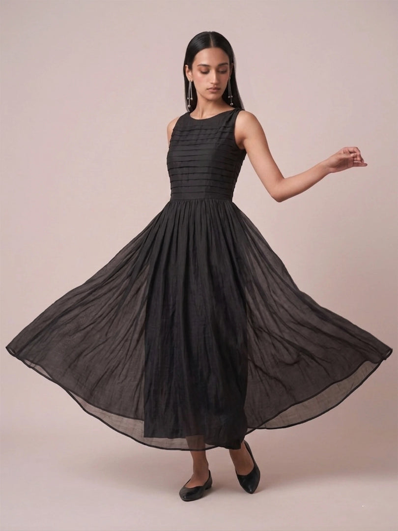 RAYA PLEATED DRESS