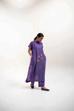 Load image into Gallery viewer, Avaia Hand-Embroidered Set
