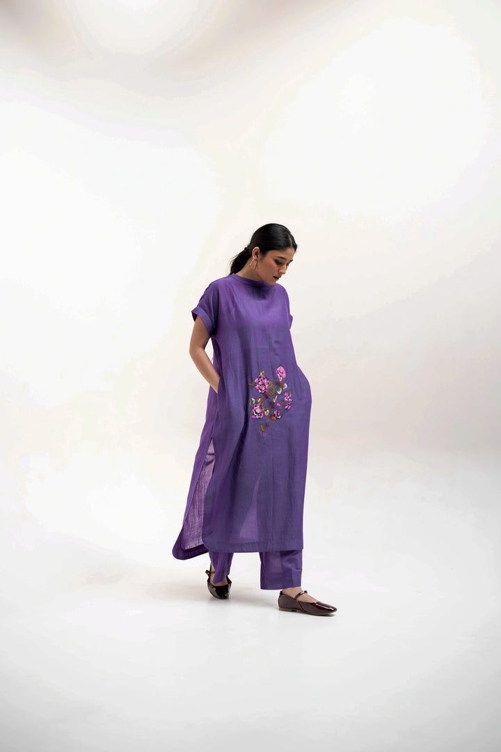 Avaia Hand-Embroidered Set