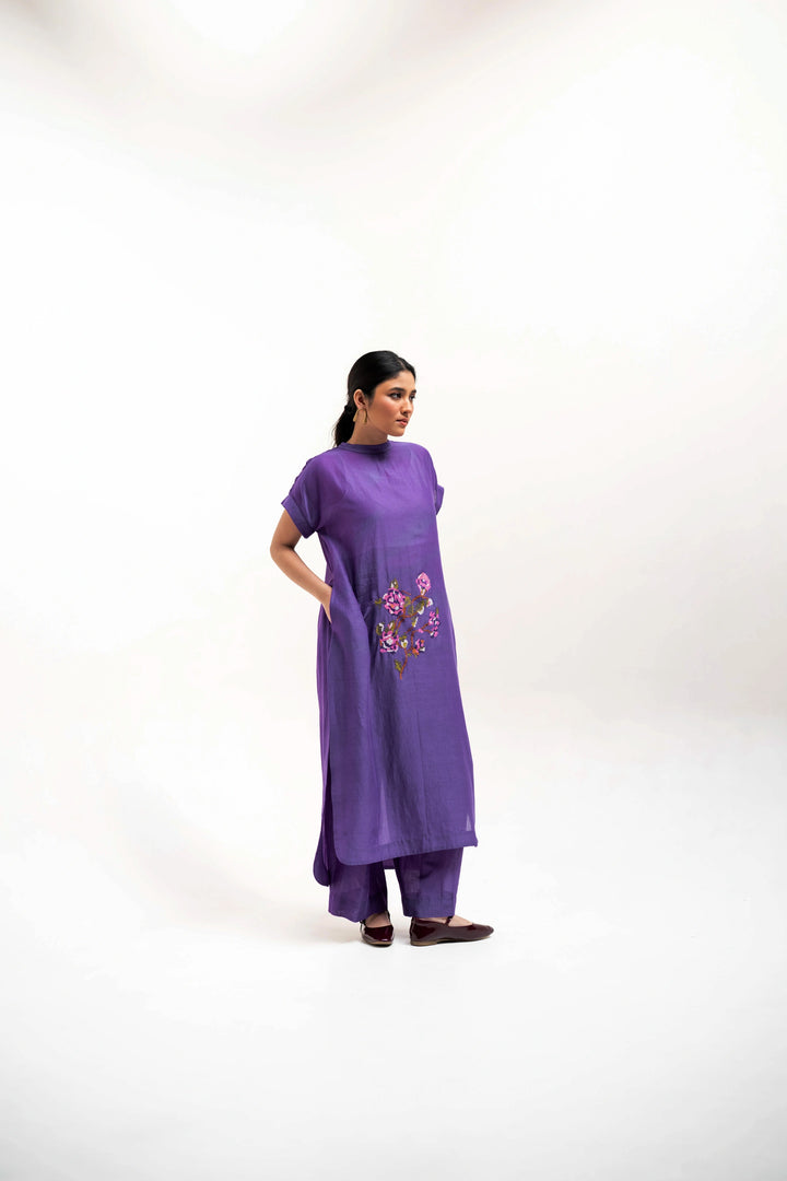 Avaia Hand-Embroidered Set